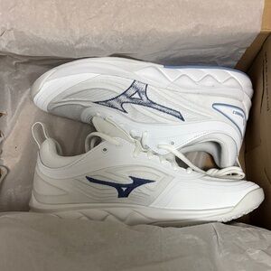 Mizuno White and Blue Athletic Shoes